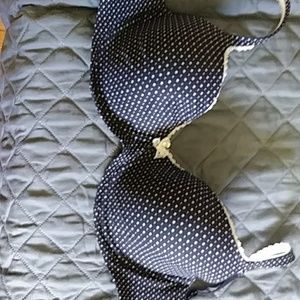 Victoria secret underwire bra 34DD